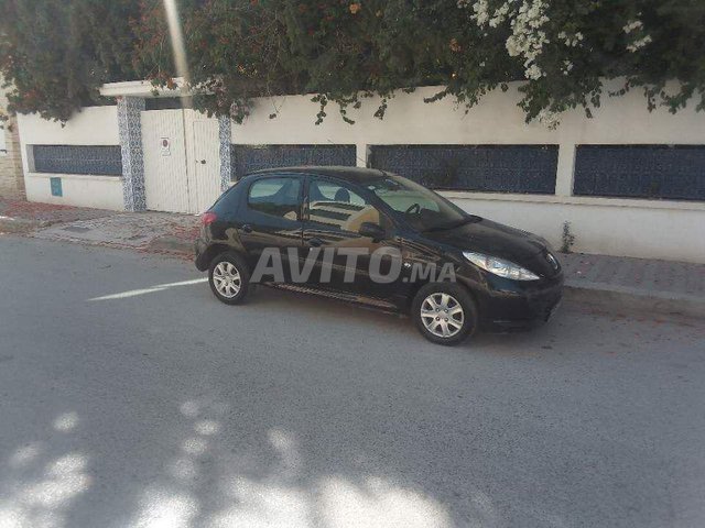 Voiture Peugeot 206 2011 à tanger Essence