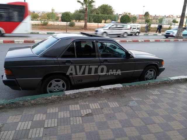 Voiture Mercedes benz R190 1982 à meknès Diesel - 8 chevaux