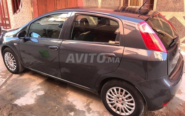 Voiture Fiat Punto 2017 à casablanca Diesel - 6 chevaux