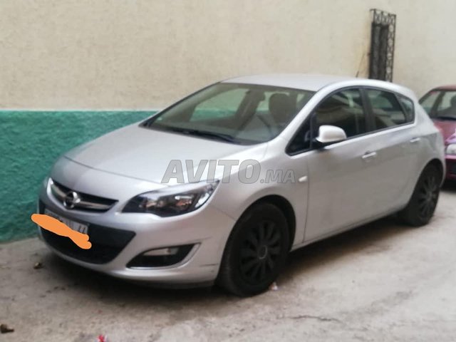Voiture Opel Astra 2013 à tétouan Diesel - 7 chevaux