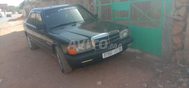 Voiture Mercedes benz R190 1984 à meknès Diesel - 9 chevaux