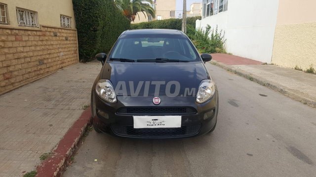 Voiture Fiat Punto 2018 à rabat Diesel - 5 chevaux
