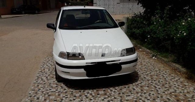 Voiture Fiat Punto 1995 à khouribga Diesel - 7 chevaux