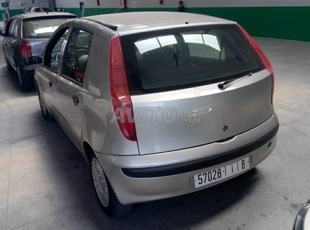 Voiture Fiat Punto 2001 à rabat Essence - 7 chevaux