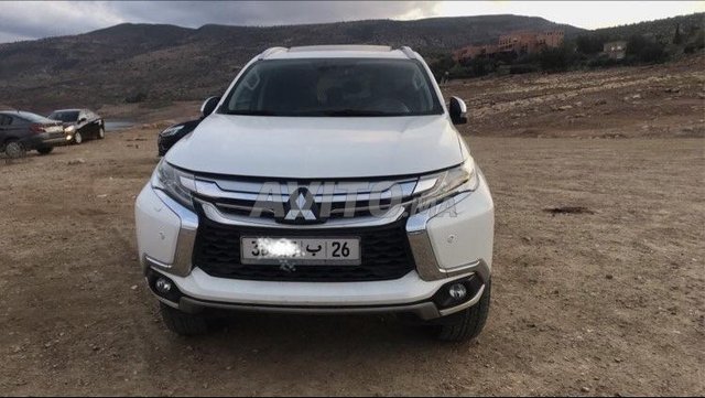 Voiture Mitsubishi Pajero sport 2017 à agadir Diesel - 10 chevaux