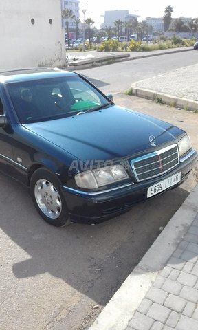 Voiture Mercedes benz 220 1998 à kénitra Diesel - 9 chevaux