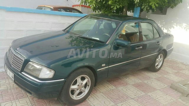 Voiture Mercedes benz R250 1996 au Maroc Diesel - 12 chevaux