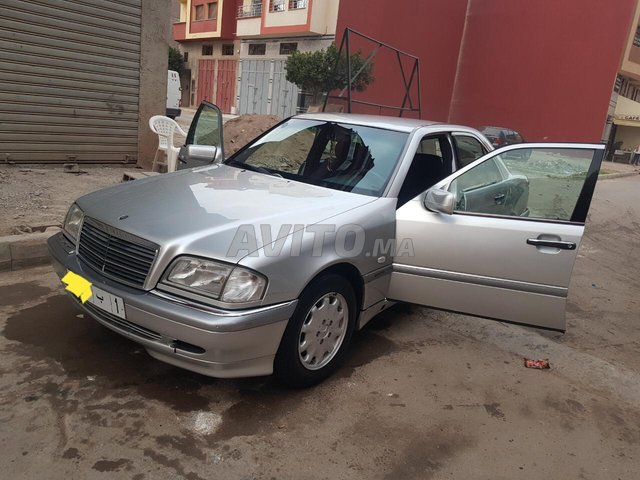 Voiture Mercedes benz R250 1999 au Maroc Diesel - 10 chevaux