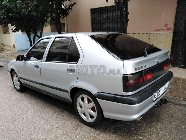 Voiture Renault R19 1995 au Maroc Diesel - 6 chevaux