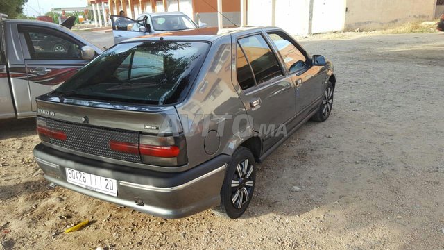 Voiture Renault R19 1994 au Maroc Diesel - 7 chevaux