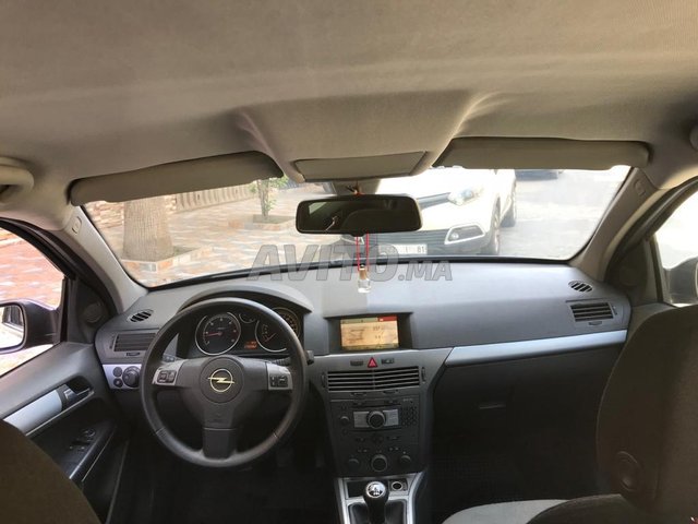 Voiture Opel Astra 2006 au Maroc Diesel - 8 chevaux