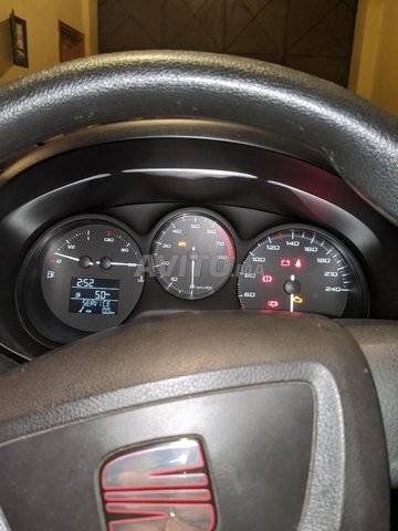 Voiture Seat Leon 2014 au Maroc Essence - 8 chevaux