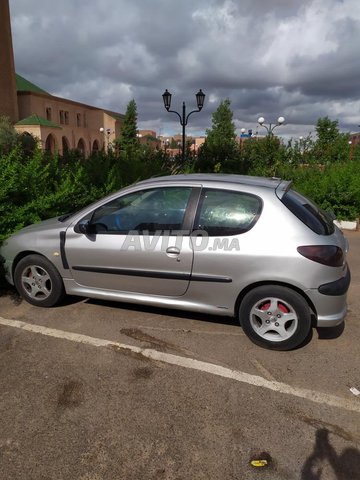 Voiture Peugeot 206 2003 au Maroc Diesel - 6 chevaux