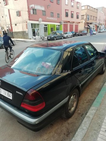 Voiture Mercedes benz 220 1998 au Maroc Diesel - 9 chevaux