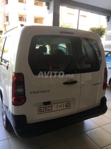 Voiture Volkswagen Touran 2018 au Maroc Diesel - 8 chevaux