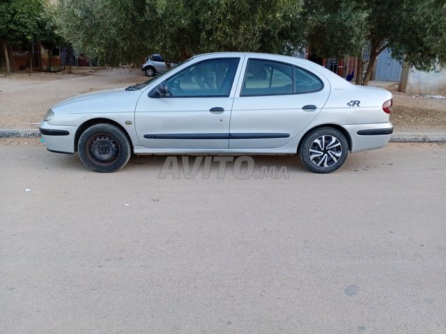 Voiture Renault Megane 2000 au Maroc Diesel - 7 chevaux