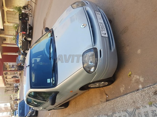 Voiture Renault Clio 2001 au Maroc Essence - 8 chevaux