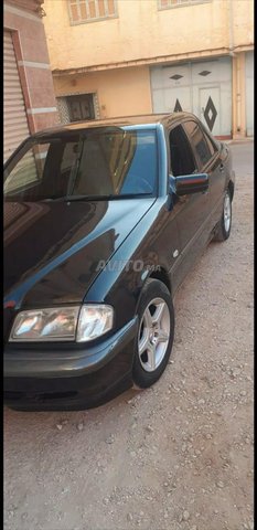 Voiture Mercedes benz 220 2000 au Maroc Diesel - 8 chevaux