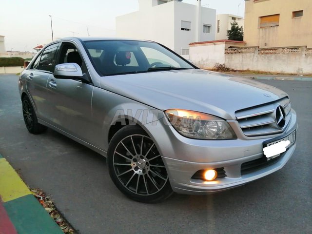 Voiture Mercedes benz 220 2007 au Maroc Diesel - 8 chevaux