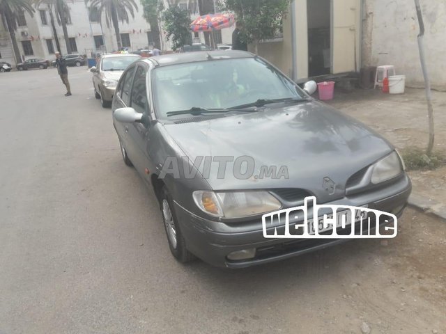 Voiture Renault Megane 1997 au Maroc Essence - 8 chevaux