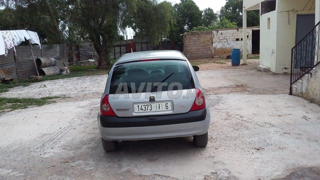 Voiture Renault Clio 2000 au Maroc Essence - 8 chevaux