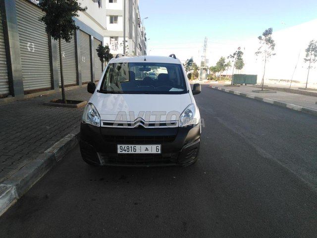 Voiture Citroen Berlingo 2017 au Maroc Diesel - 6 chevaux
