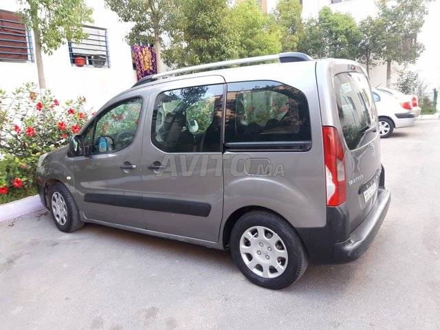 Voiture Peugeot Partner 2010 au Maroc Diesel - 7 chevaux