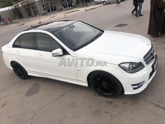 Voiture Mercedes benz 220 2012 au Maroc Diesel - 9 chevaux