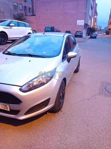 Voiture Ford Fiesta 2017 au Maroc Essence - 6 chevaux