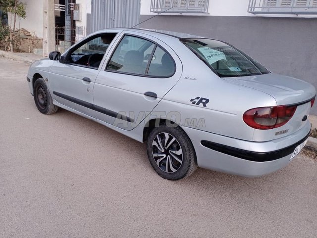 Voiture Renault Megane 2000 au Maroc Diesel - 7 chevaux