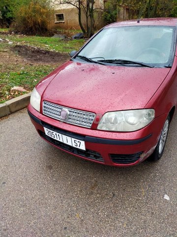 Voiture Fiat Punto 2012 au Maroc Essence - 6 chevaux