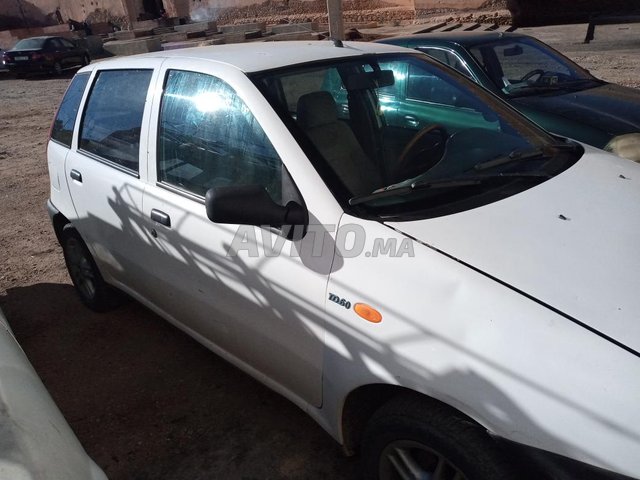 Voiture Fiat Punto 1998 au Maroc Diesel - 8 chevaux