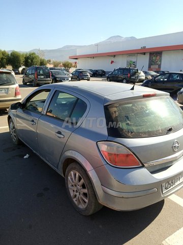 Voiture Opel Astra 2006 au Maroc Diesel - 7 chevaux