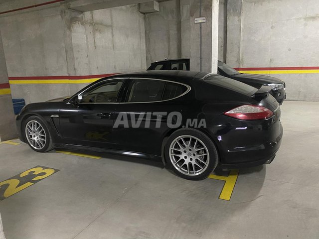Voiture Porsche Panamera 2010 au Maroc Essence - 28 chevaux