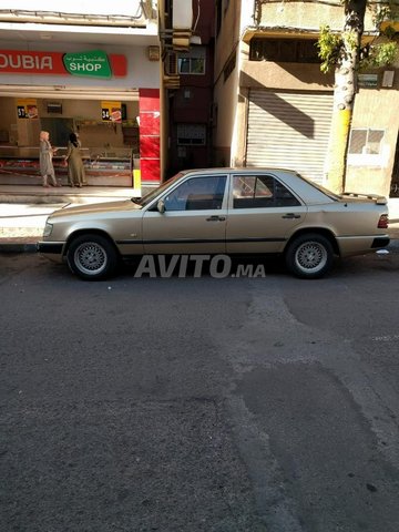 Voiture Mercedes benz R250 1988 au Maroc Diesel - 8 chevaux
