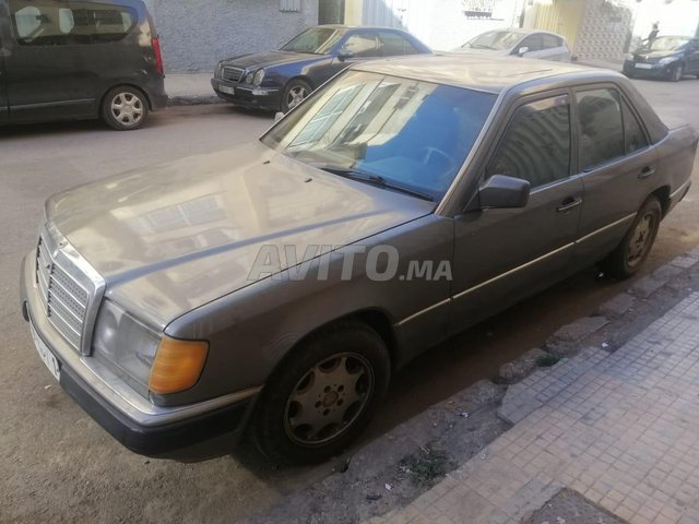 Voiture Mercedes benz R250 1987 au Maroc Diesel - 8 chevaux