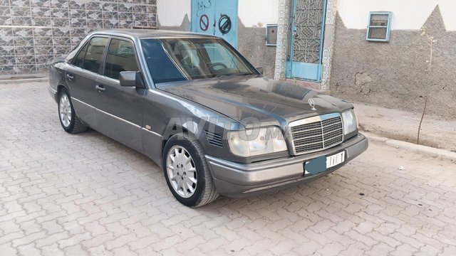 Voiture Mercedes benz R250 1995 au Maroc Diesel - 10 chevaux