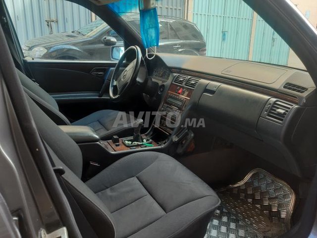 Voiture Mercedes benz R250 1995 au Maroc Diesel - 10 chevaux