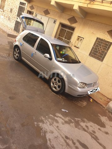 Voiture Volkswagen Golf 4 1999 au Maroc Essence
