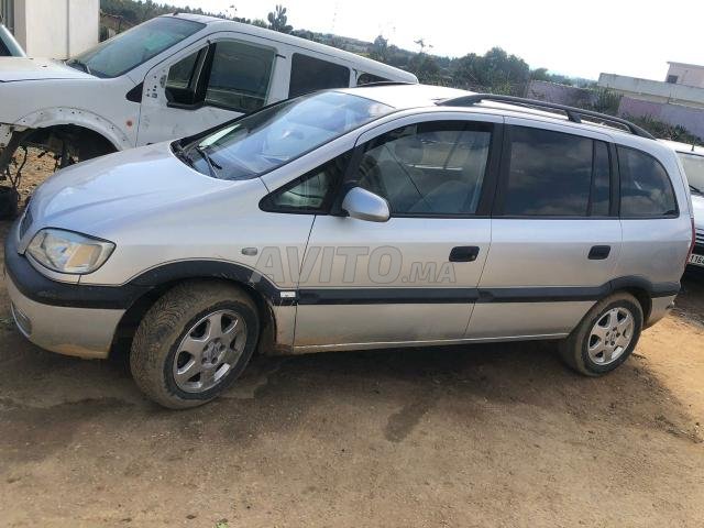 Voiture Opel Zafira 1999 au Maroc Diesel - 8 chevaux