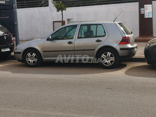 Voiture Volkswagen Golf 4 2002 au Maroc Diesel - 8 chevaux