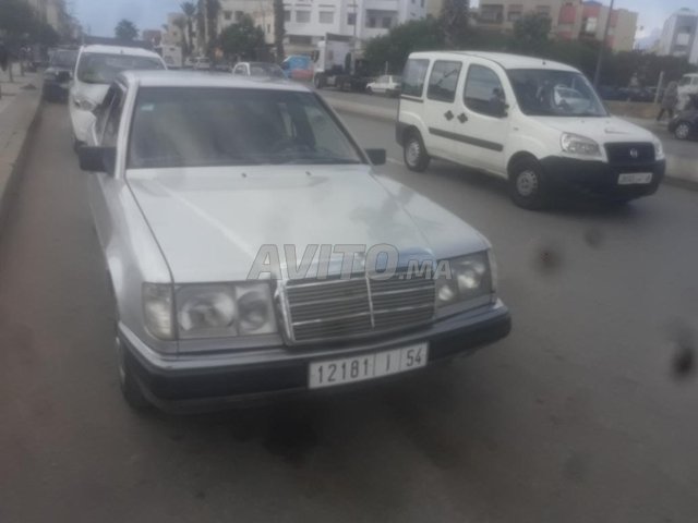 Voiture Mercedes benz R250 1990 au Maroc Diesel - 8 chevaux