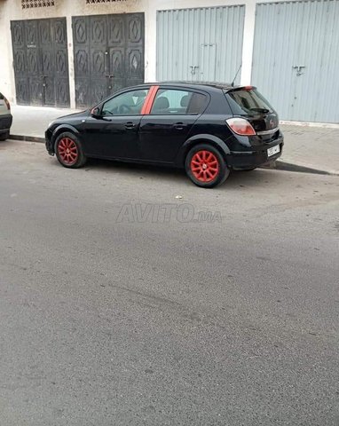 Voiture Opel Astra 2005 au Maroc Essence - 8 chevaux