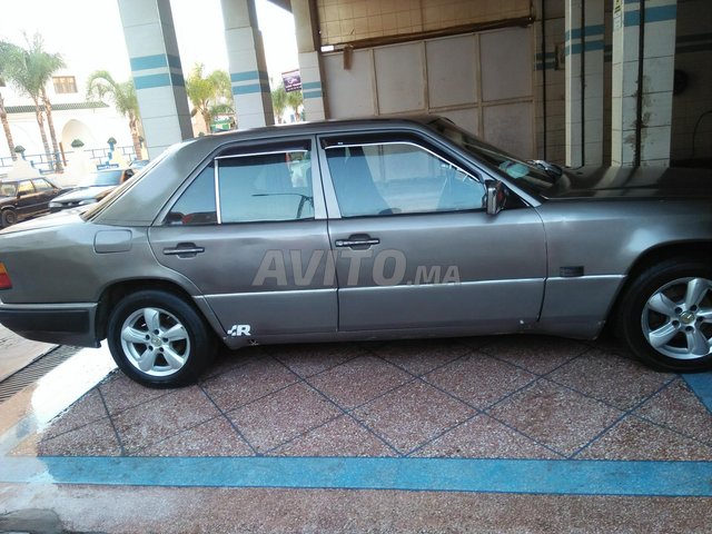 Voiture Mercedes benz R250 1992 au Maroc Diesel - 10 chevaux