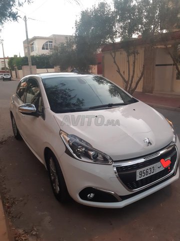 Voiture Peugeot 208 2019 au Maroc Diesel - 6 chevaux