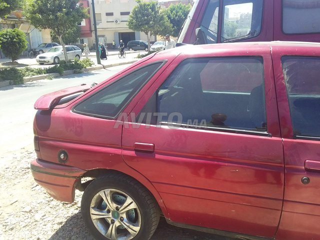 Voiture Ford Escort 1992 au Maroc Diesel - 6 chevaux