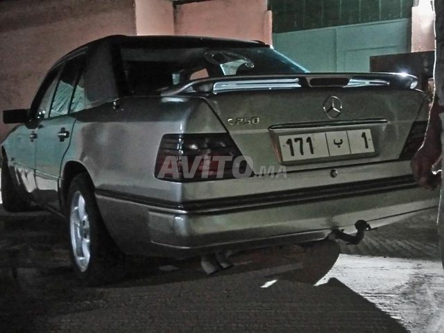 Voiture Mercedes benz R250 1990 au Maroc Diesel - 10 chevaux