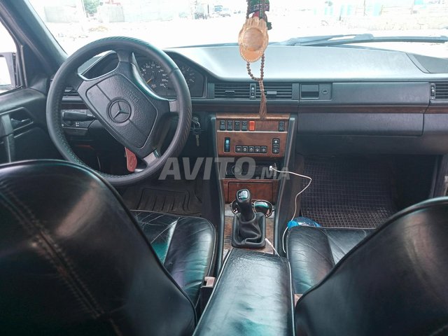 Voiture Mercedes benz R250 1988 au Maroc Diesel - 8 chevaux