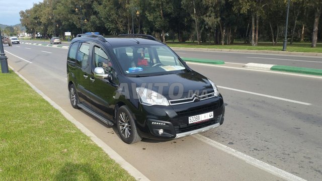 Voiture Citroen Berlingo 2016 au Maroc Diesel - 6 chevaux