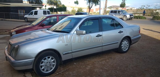 Voiture Mercedes benz 220 1998 au Maroc Diesel - 9 chevaux
